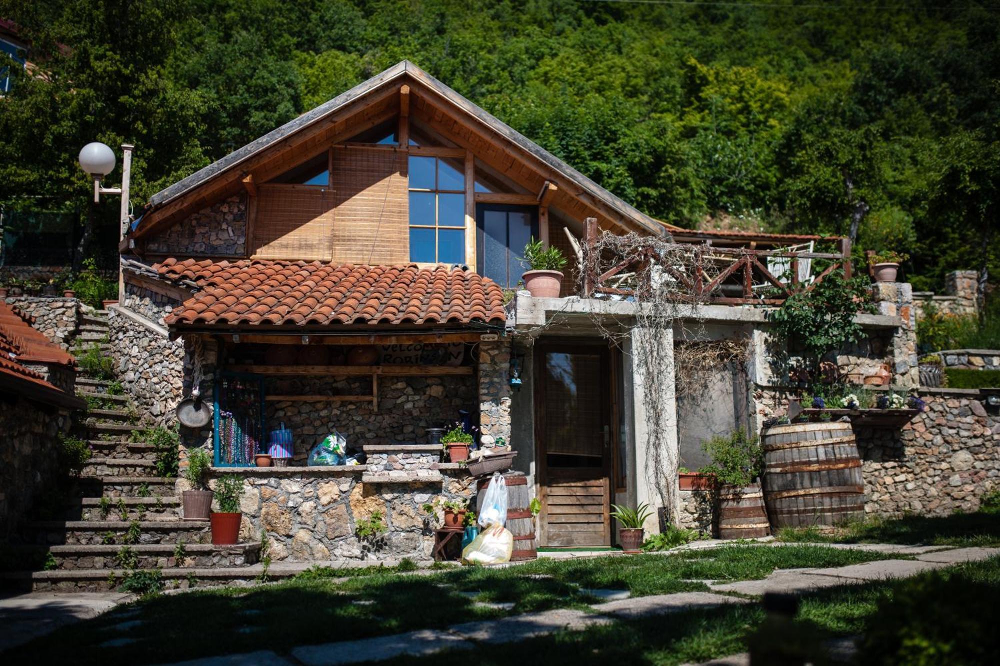 Robinson Sunset Guest House Lagadin Exterior photo
