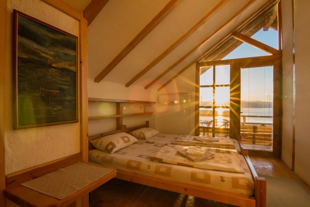 Robinson Sunset Guest House Lagadin Exterior photo